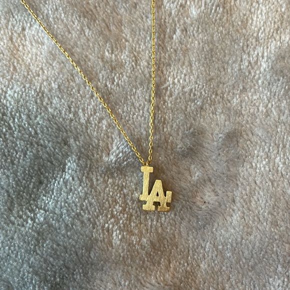 LA necklace - Picture 3 of 3